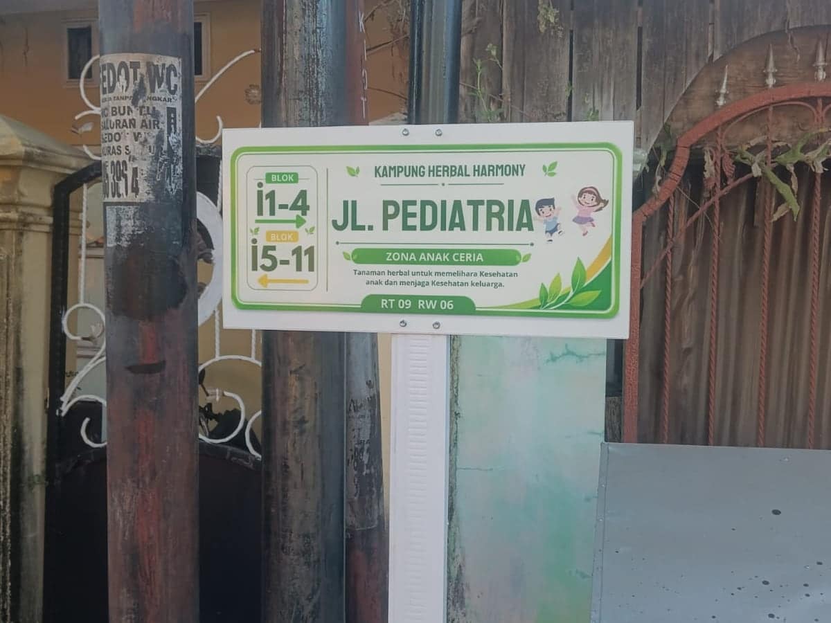 Foto papan Jl. Pediatria Zona Anak Ceria