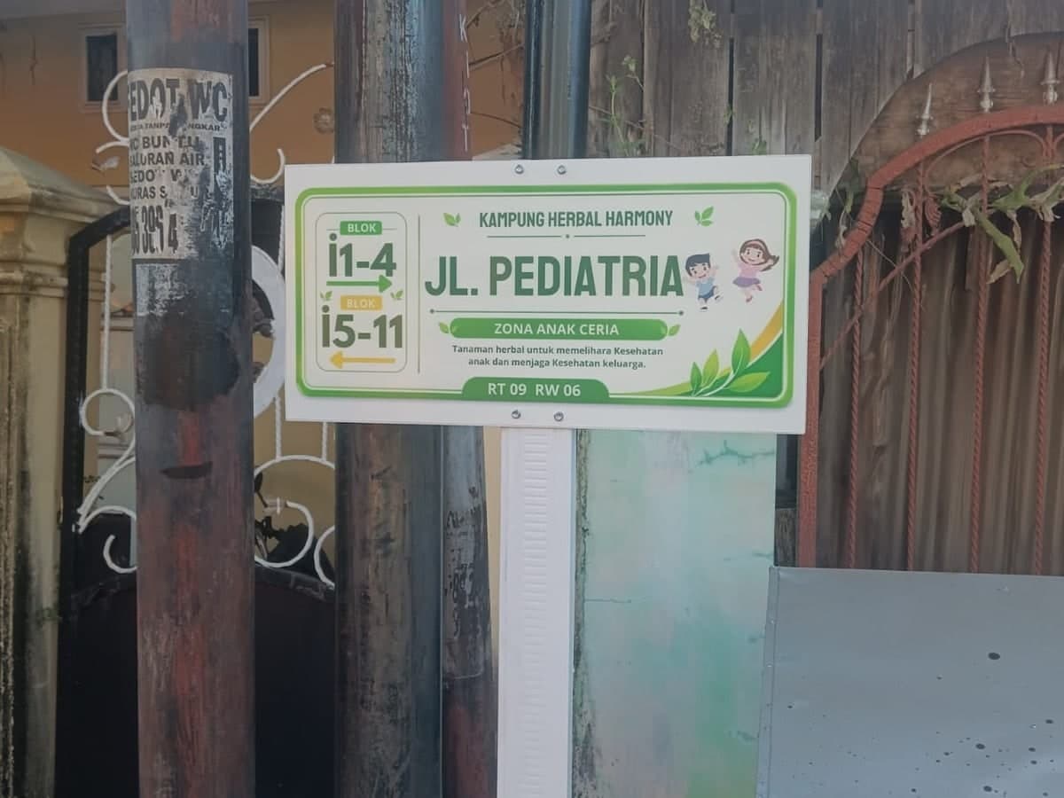 Papan tanaman di Jl. Pediatria